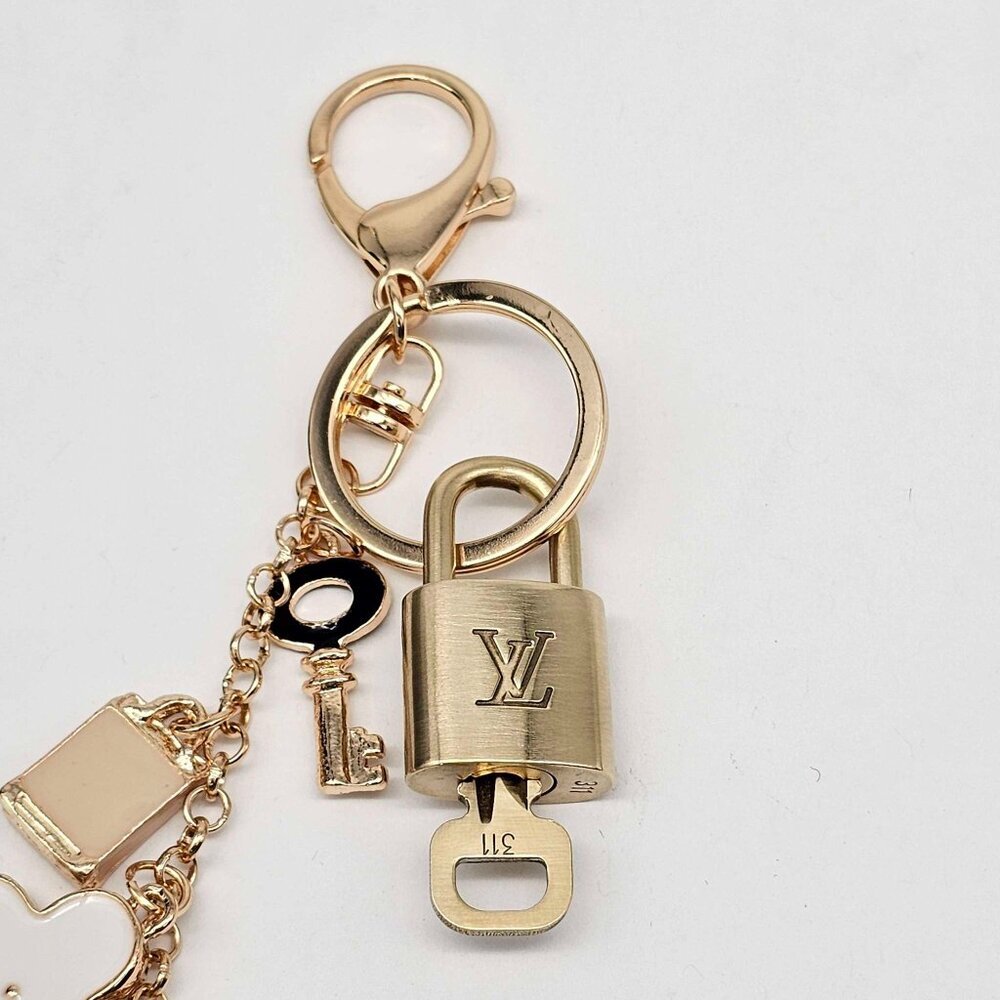 Authentic LV Gold Padlock 🔒Unbranded  Keychain Charm for Louis Vuitton Bags - Picture 6 of 7